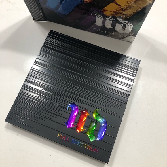 Urban decay full spectrum palette - Picture 3 of 10